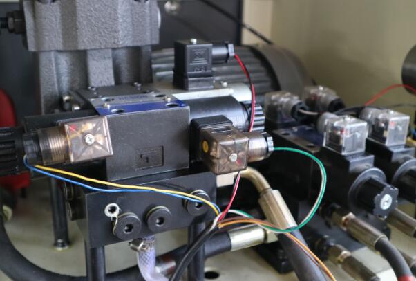 疲勞試驗機
